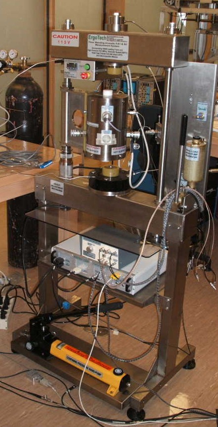 Hydrostatic Deformation and Geophysical Imaging Cell