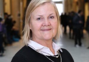 LesleyWarren-cropped